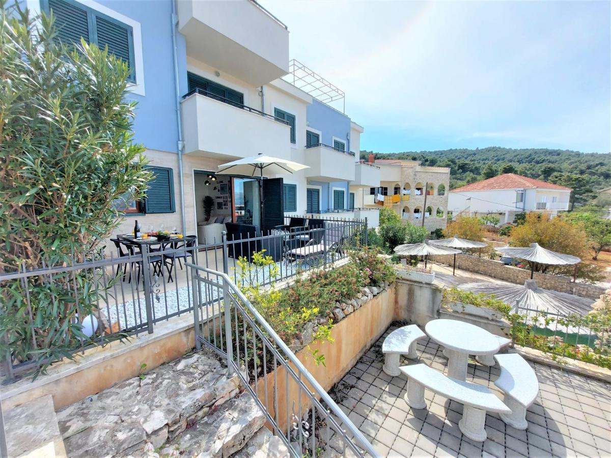 סלאטינה Apartment Livia מראה חיצוני תמונה